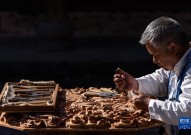 抖音娱乐圈的吃瓜大集合是什么上官婉儿咬铁球流眼泪图片展现了她在困境中忍辱